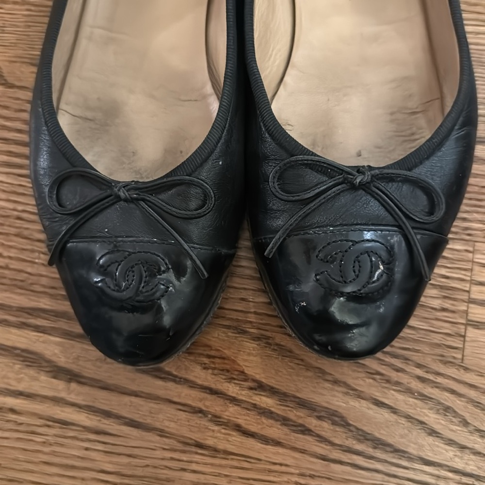 Chanel Black Leather Women's Ballet Flats with Patent Toe